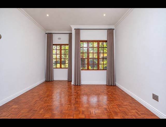 4 BEDROOM FREEHOLD FOR SALE IN ROBINDALE